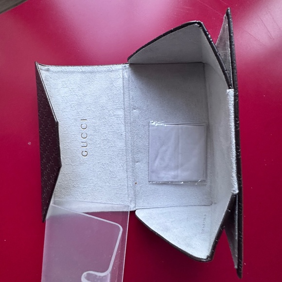 Gucci Authentic Glass Case That Converts To An Envelope Great Cond - Picture 5 of 9